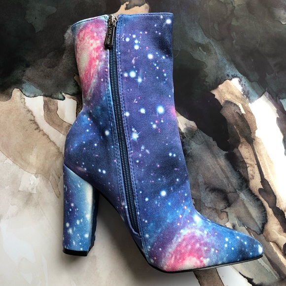 🌟HOST PICK🌟 Cape Robbin Galaxy Fashion Boots - Picture 3 of 5
